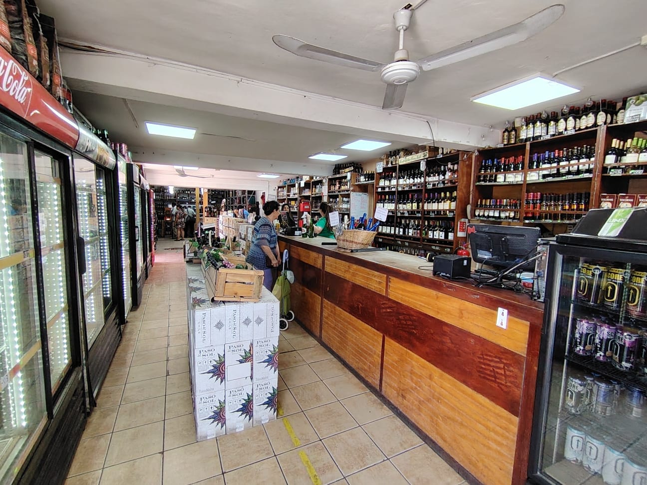 Interior Distribuidora Prat