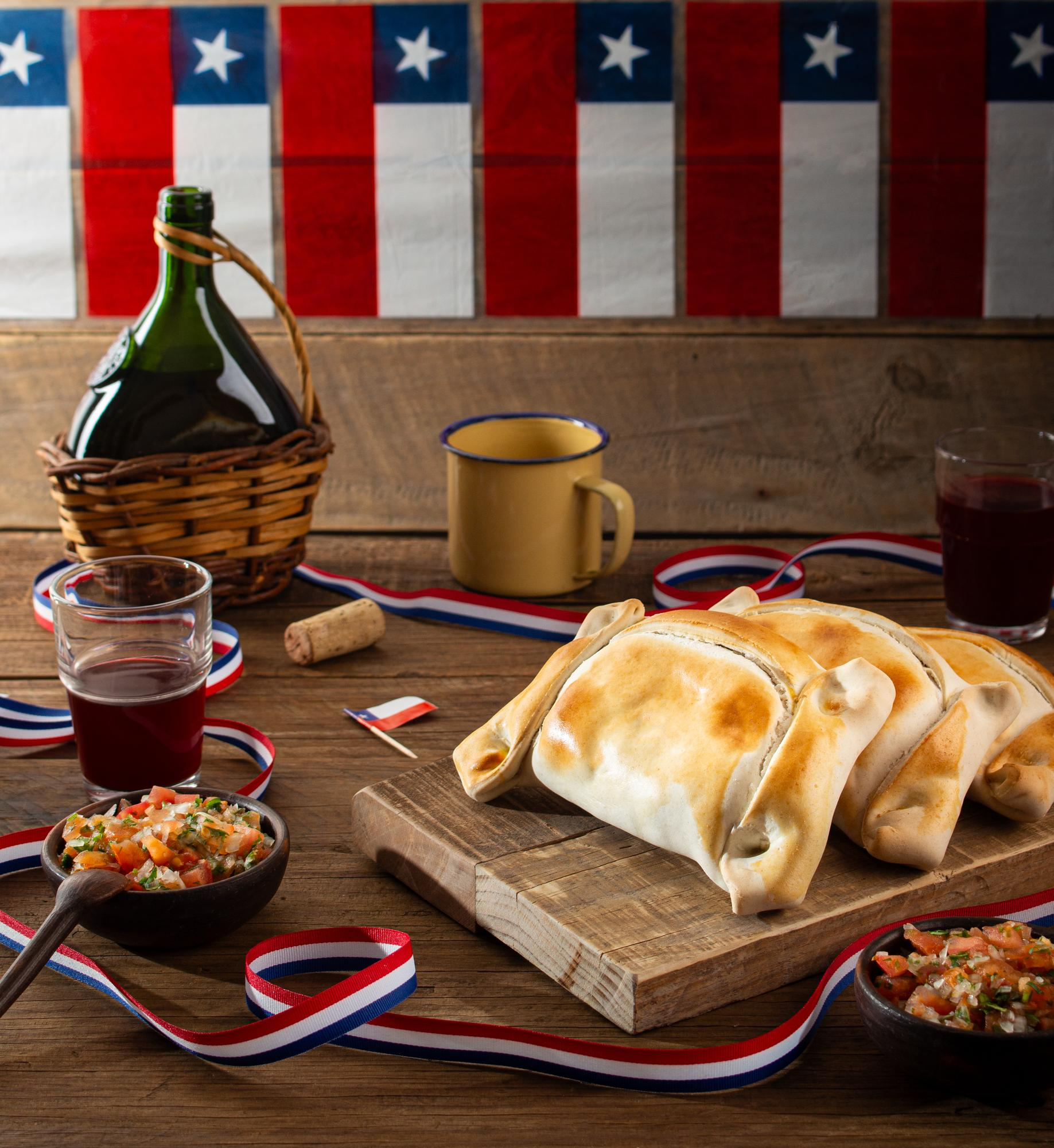 Empanadas y vino en Fiestas Patrias